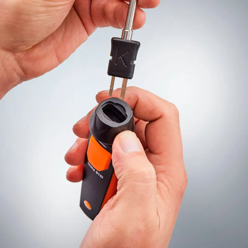 Testo 915i термометр (арт: 0563 2915) с поверхностным зондом, управляемый со смартфона